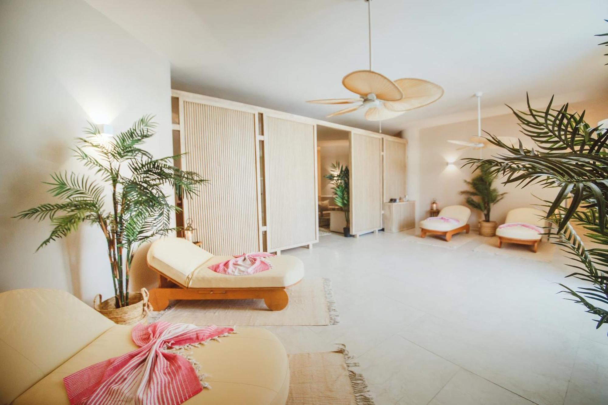 Stunning 2 Bedroom Holiday Home In 5-Star Resort Trikomo Exterior photo